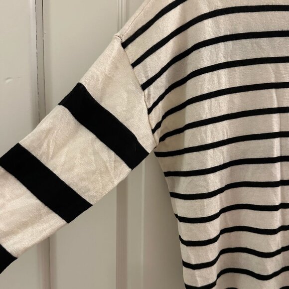 Neiman Marcus 100% cashmere striped sweater, size M - Picture 5 of 5